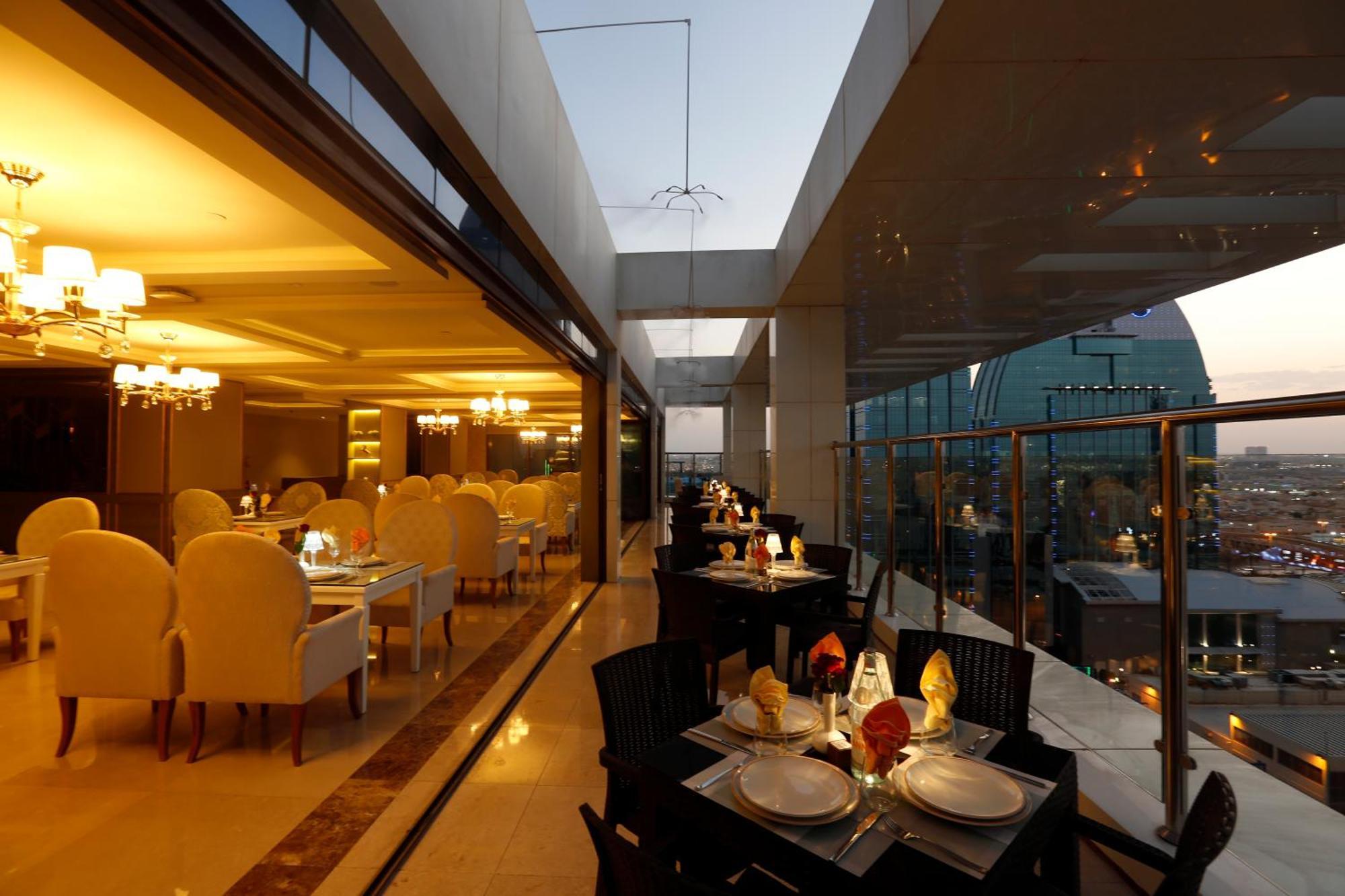 Hotel Cantonal By Warwick