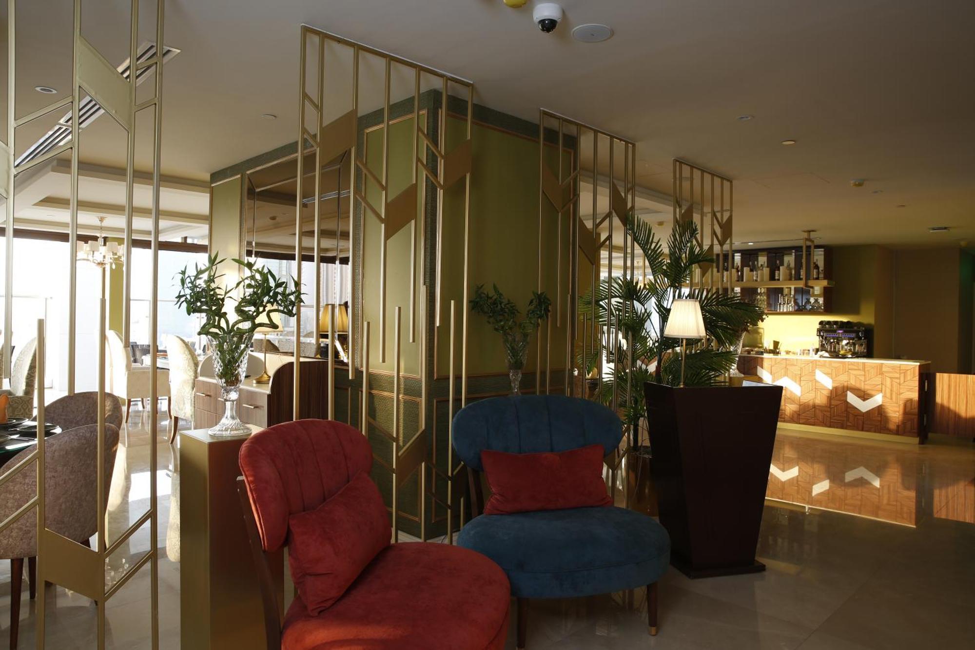 Hotel Cantonal By Warwick 4*