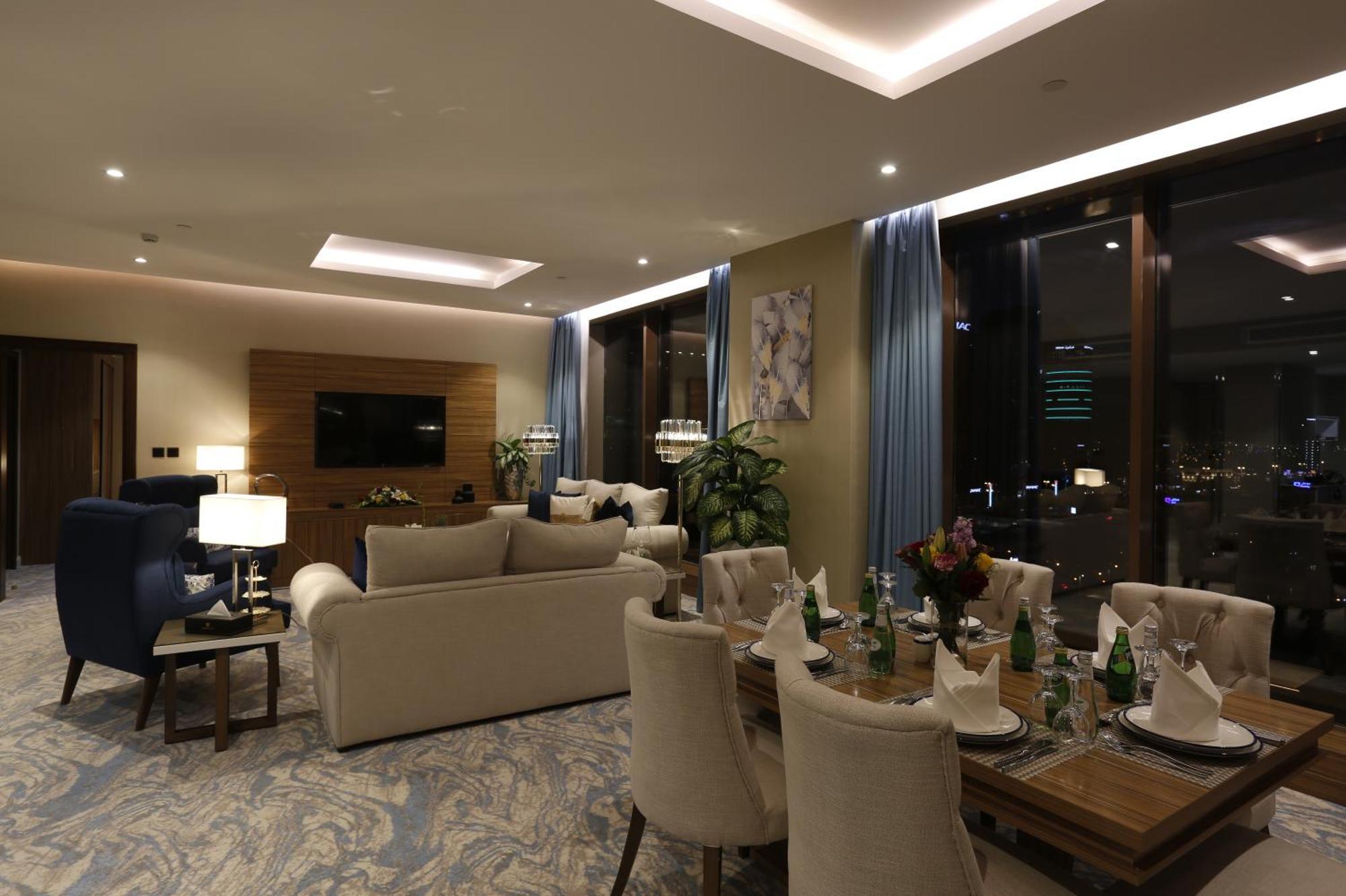 Hotel Cantonal By Warwick 4*