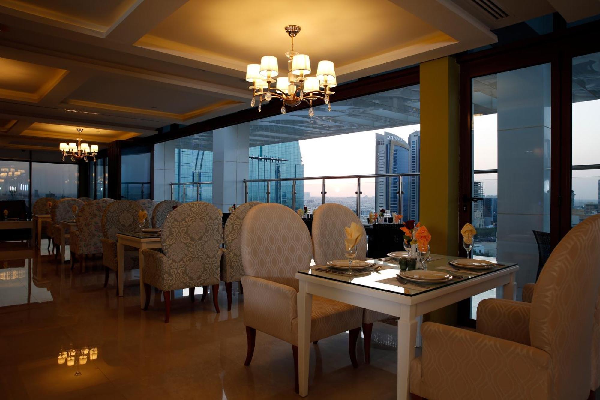Cantonal By Warwick Hotel 4*