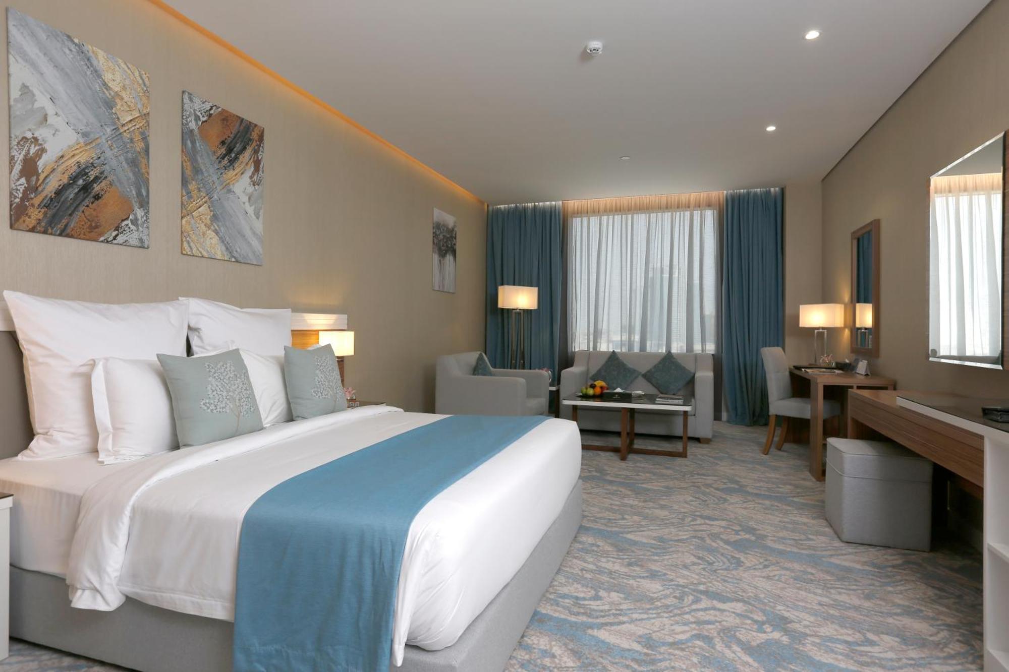 Cantonal By Warwick Hotel